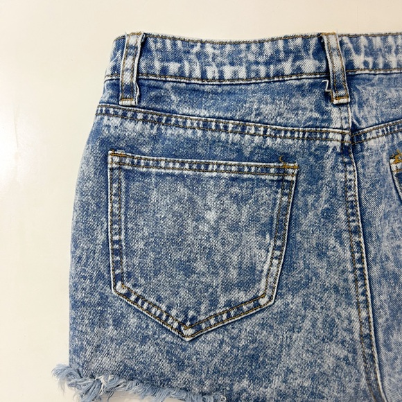 Studded Distressed Shorts - Picture 4 of 4